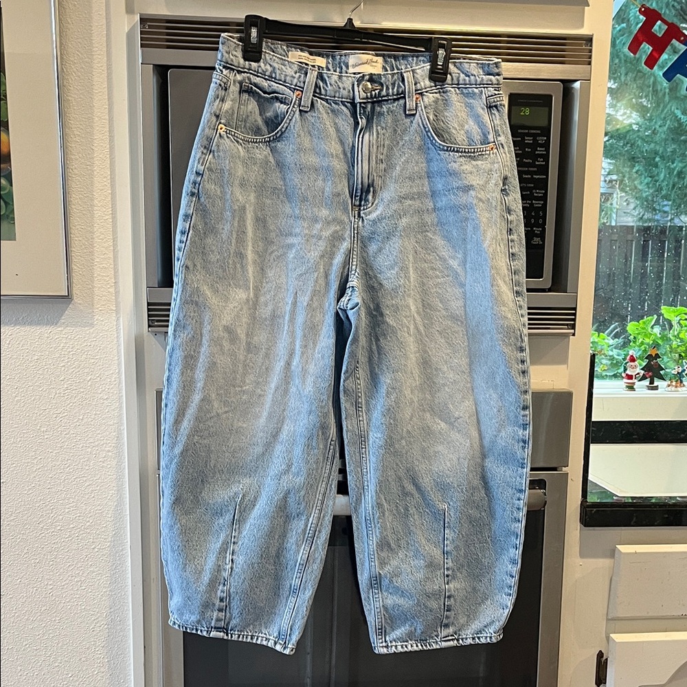Universal Thread Light Blue Flare & Wide Leg Jeans